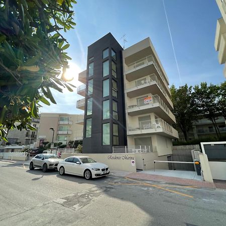 Marina Dream Beach Apartments With Sea View Terrace - Agenzia Cocal Каорле Экстерьер фото