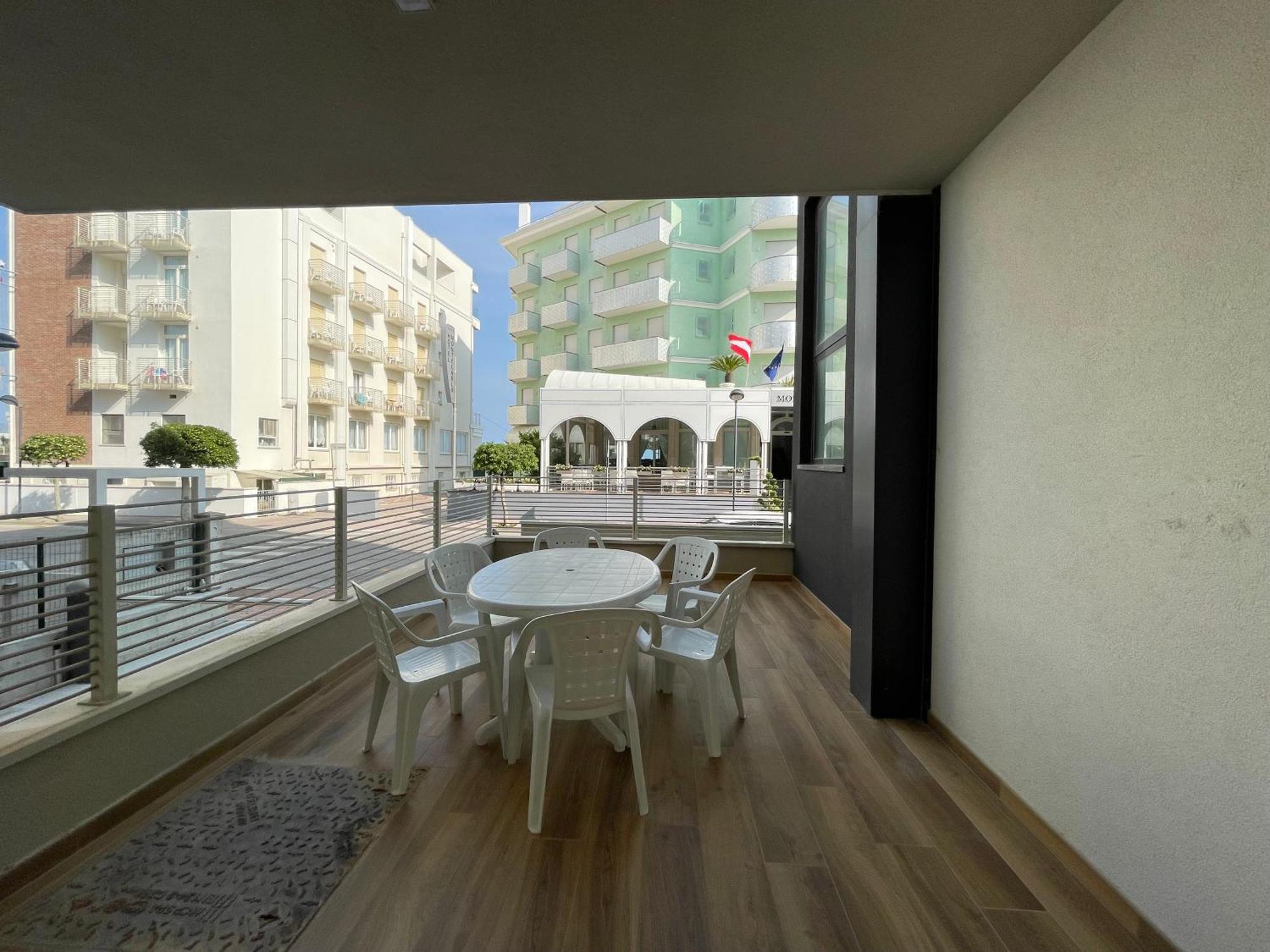 Marina Dream Beach Apartments With Sea View Terrace - Agenzia Cocal Каорле Экстерьер фото