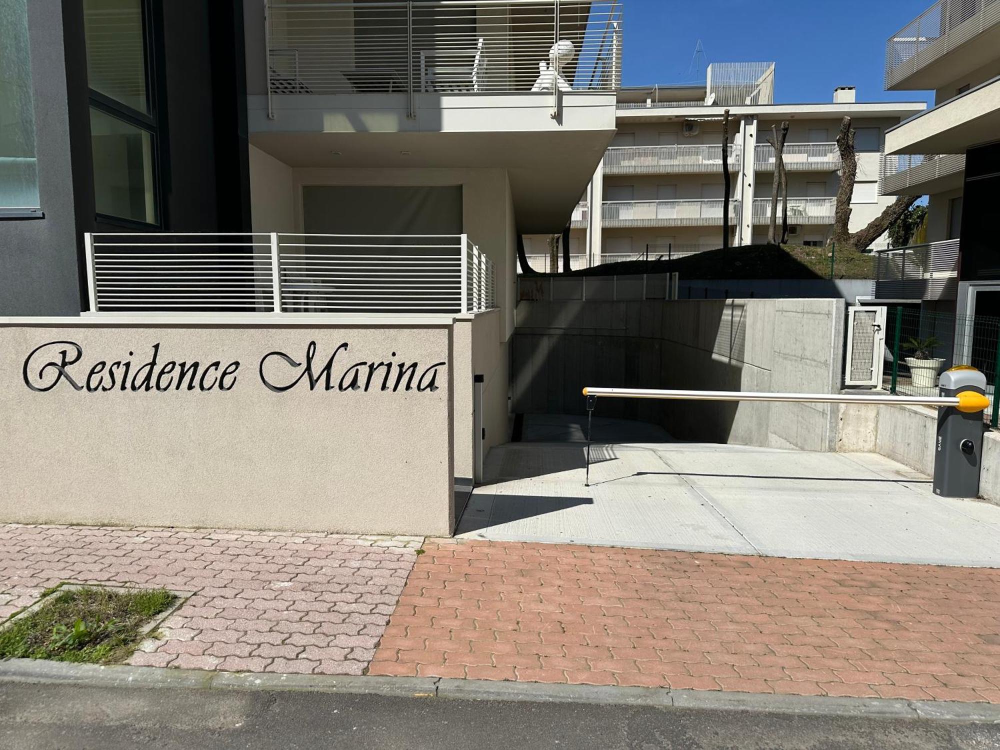 Marina Dream Beach Apartments With Sea View Terrace - Agenzia Cocal Каорле Экстерьер фото